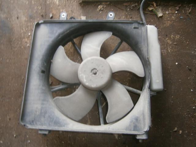 Диффузор радиатора Хонда Фит в Железногорск-Илимском 24031