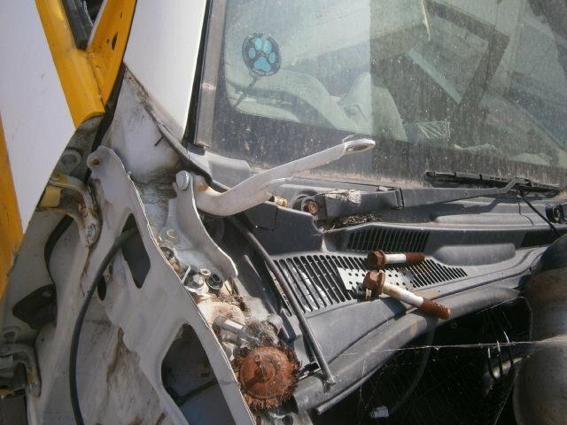 Решетка под лобовое стекло Тойота Хайлюкс Сурф в Железногорск-Илимском 29486